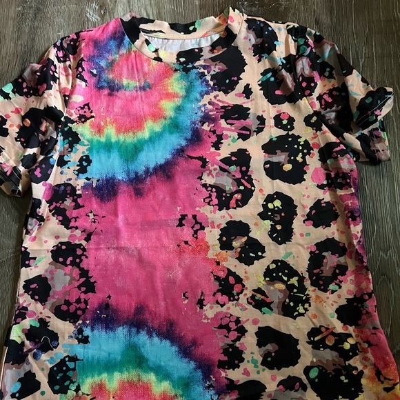 Multi colored cheetah top - Picture 1 of 2